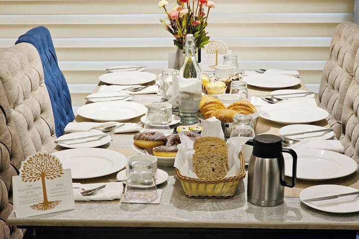 Dining 20 of 34
