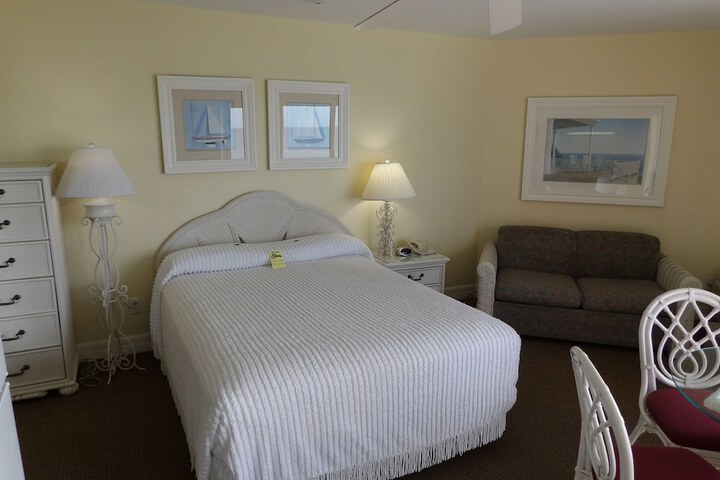 Room 10 of 229