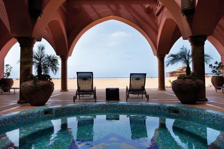 Hotel with Pool