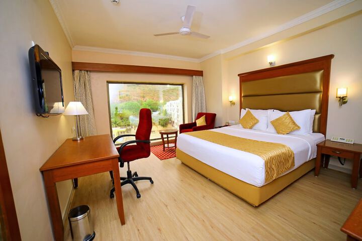 Room 2 of 17