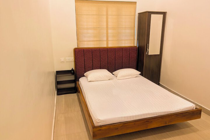 Room 4 of 36