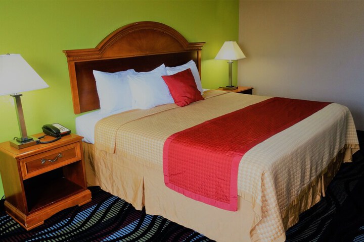 Room 10 of 37