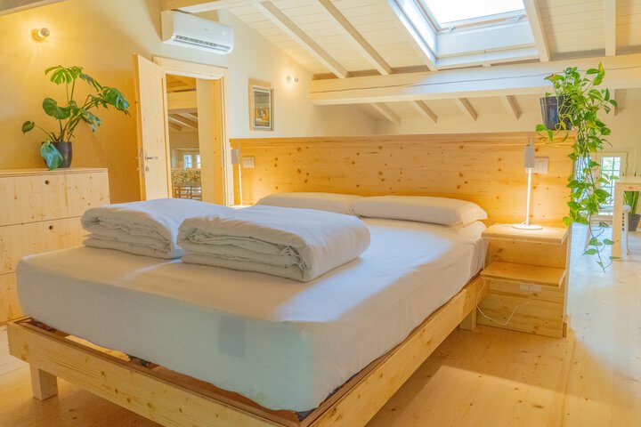 Room 4 of 23