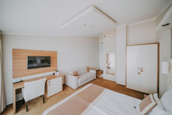 Room 43 of 51