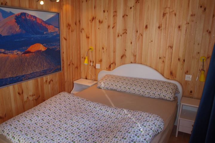 Room 2 of 25