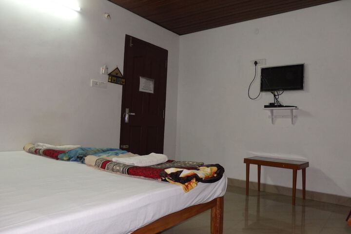 Room 10 of 102