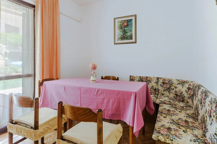 Room 5 of 22