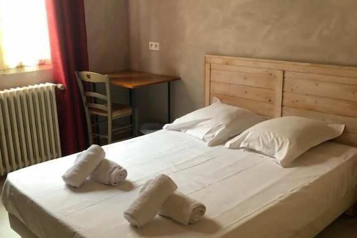 Room 5 of 19