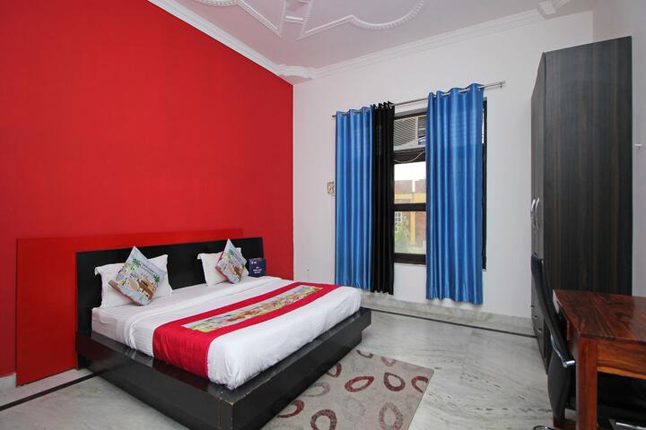 Room 9 of 9