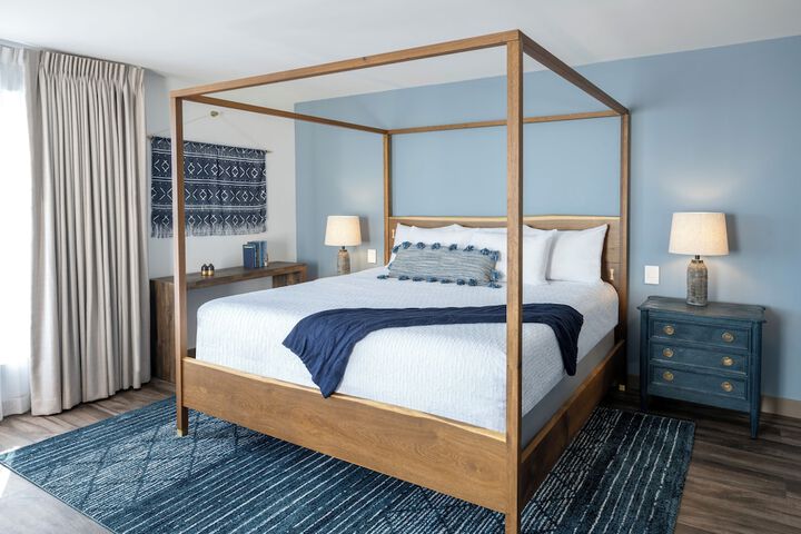 Room 4 of 39