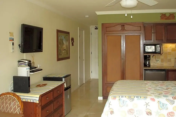 Room 4 of 14