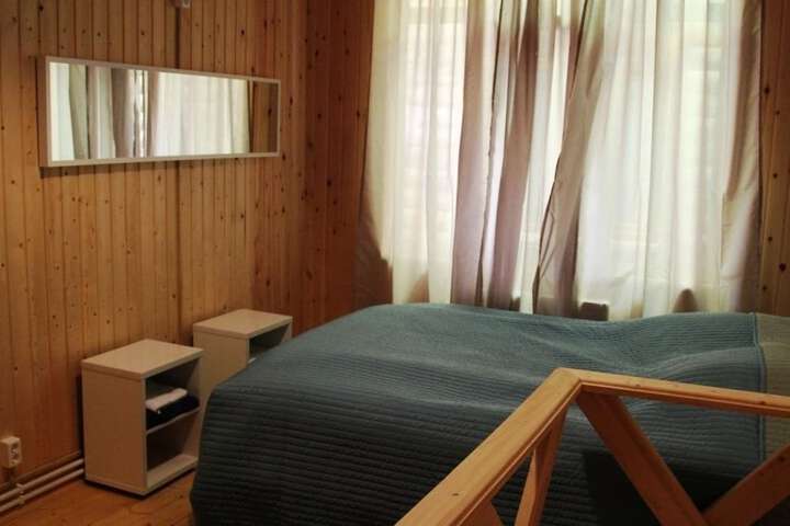 Room 10 of 79
