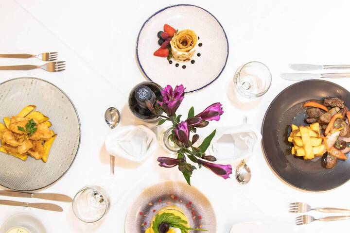 Dining 50 of 58