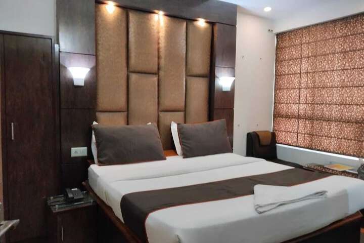 Room 17 of 38
