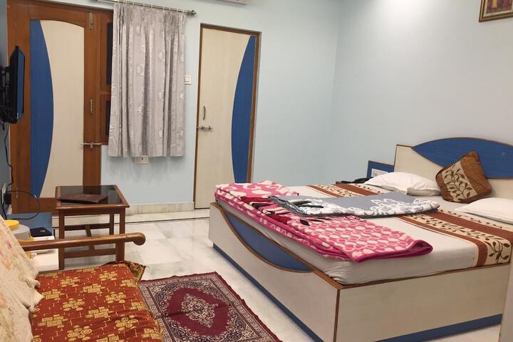 Room 6 of 14