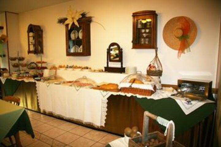 Breakfast/Coffee Service 10 of 54