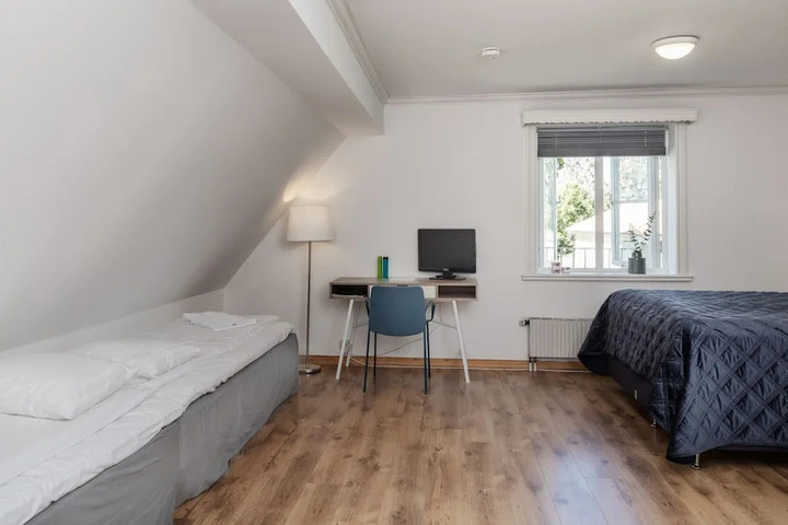 Room 6 of 20