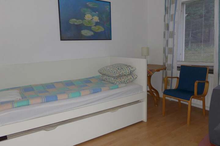 Room 13 of 50