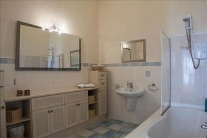 Room 2 of 9