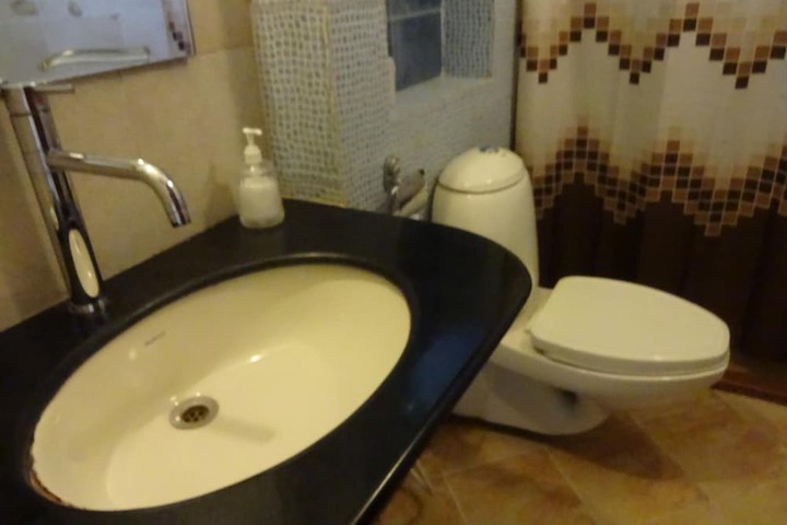 Room 30 of 63