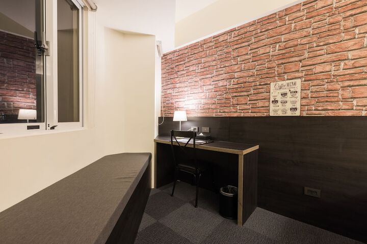 Room 16 of 61