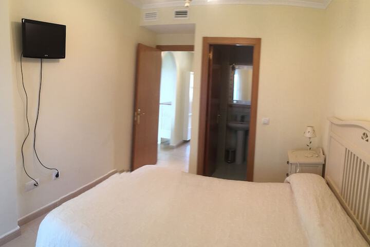 Room 4 of 30