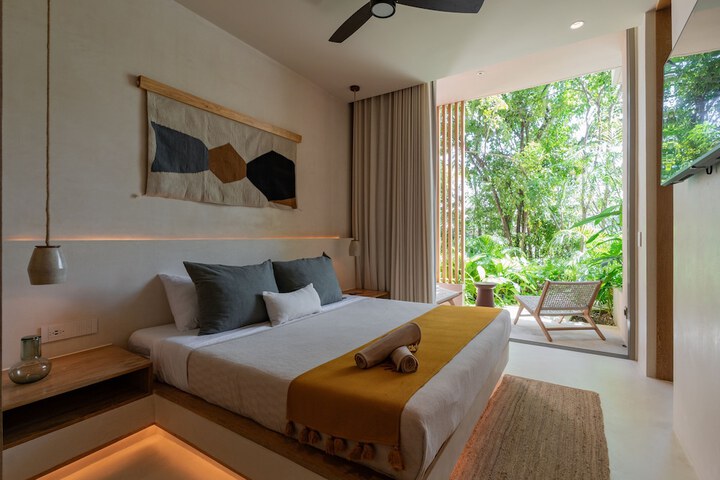Room 3 of 80