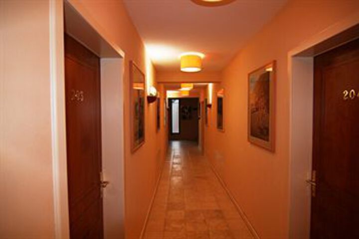 Ballroom/Hall 16 of 41
