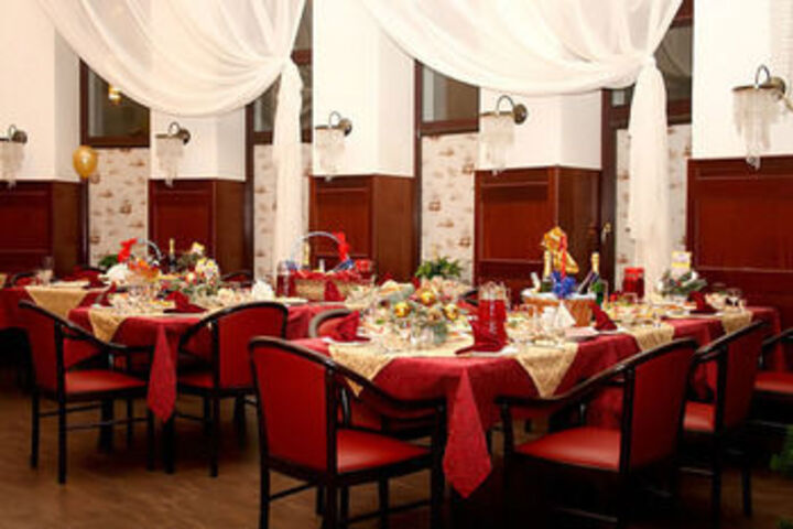 Dining 34 of 41