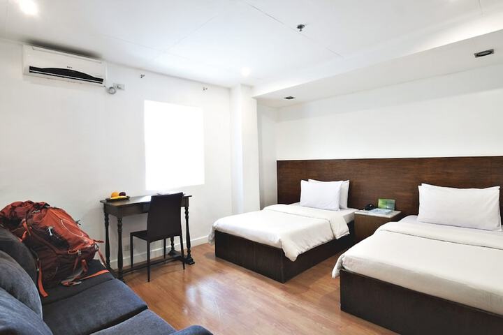 Room 13 of 52