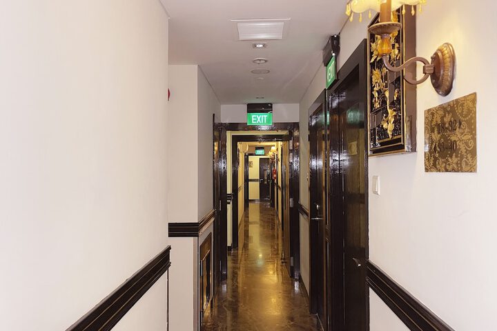 Ballroom/Hall 41 of 47