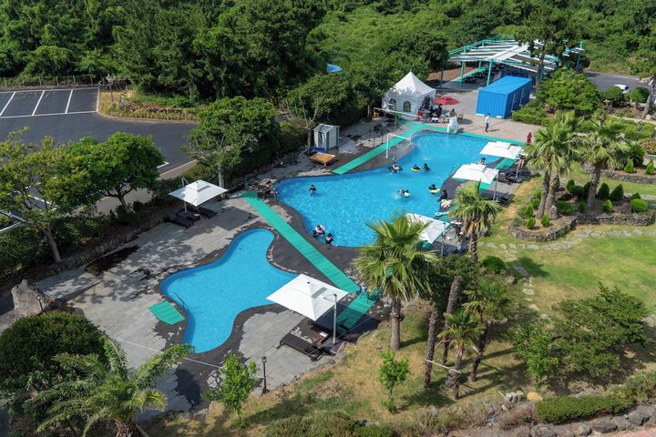 Pool 65 of 110