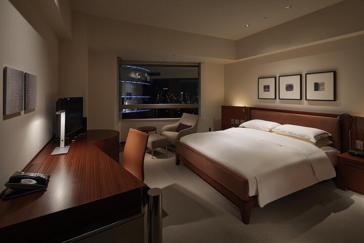 Room 35 of 216