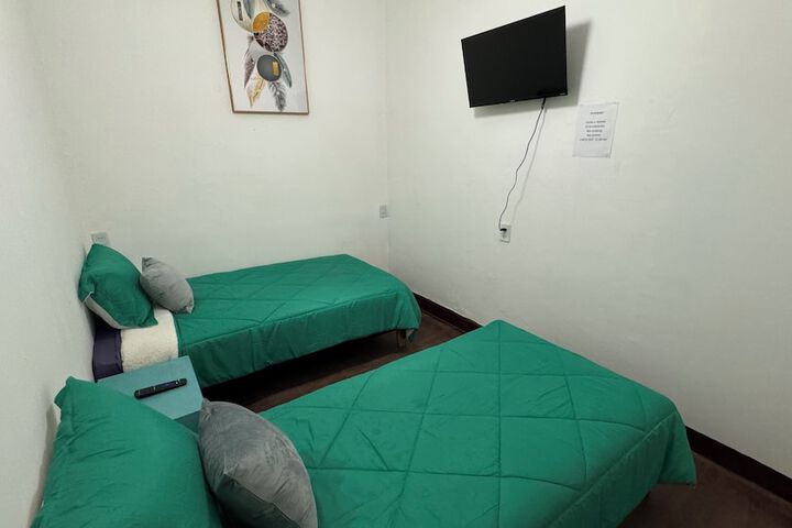 Room 3 of 96