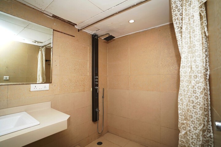 Room 41 of 46