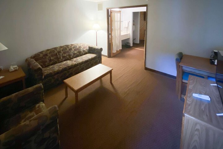 Room 13 of 31
