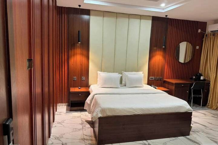 Room 4 of 45