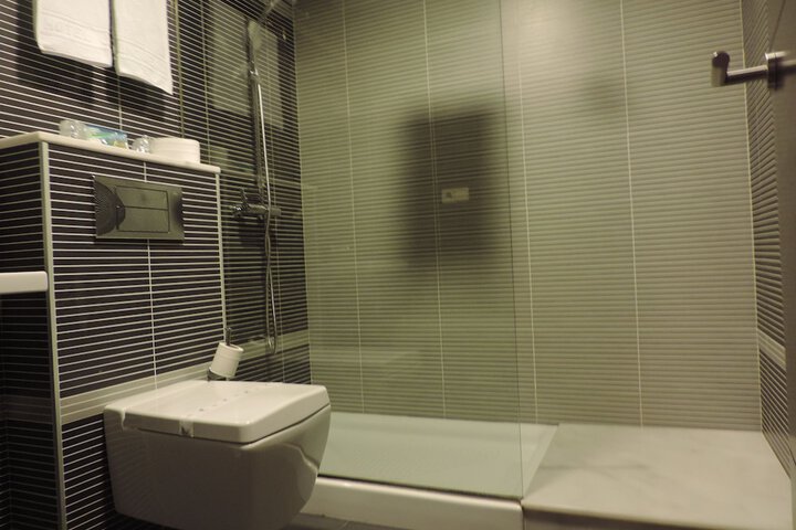 Room 21 of 42