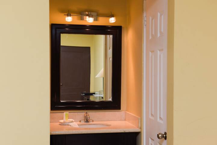 Room 15 of 40