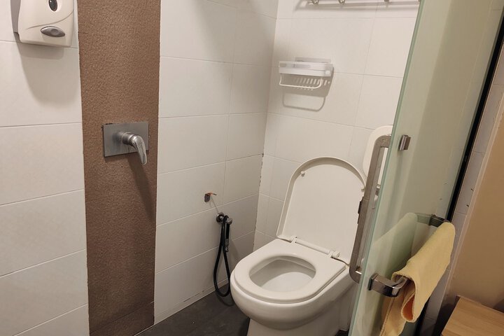 Room 28 of 48