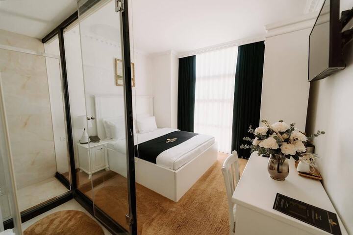 Room 15 of 21