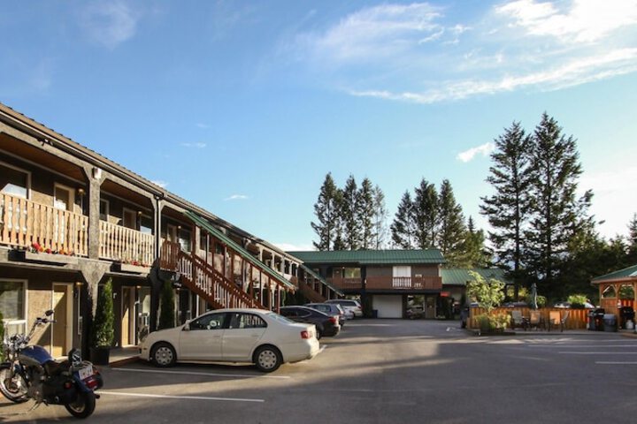 Crystal Springs Lodge in Radium Hot Springs, BC