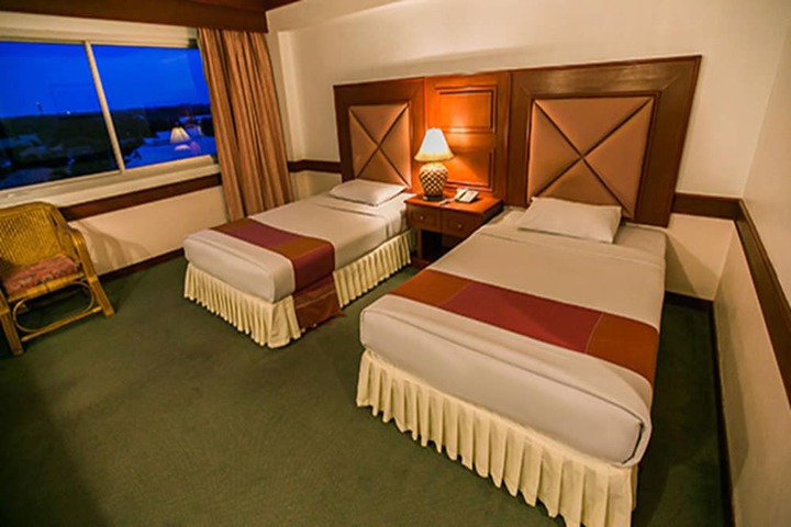Room 5 of 36