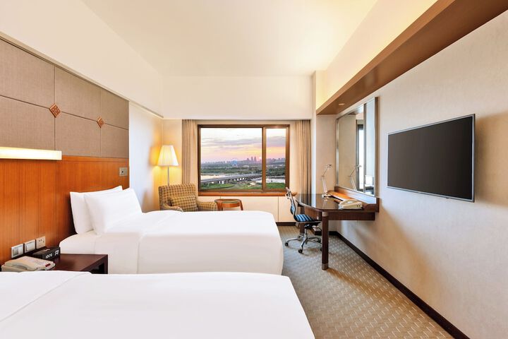 Room 33 of 110