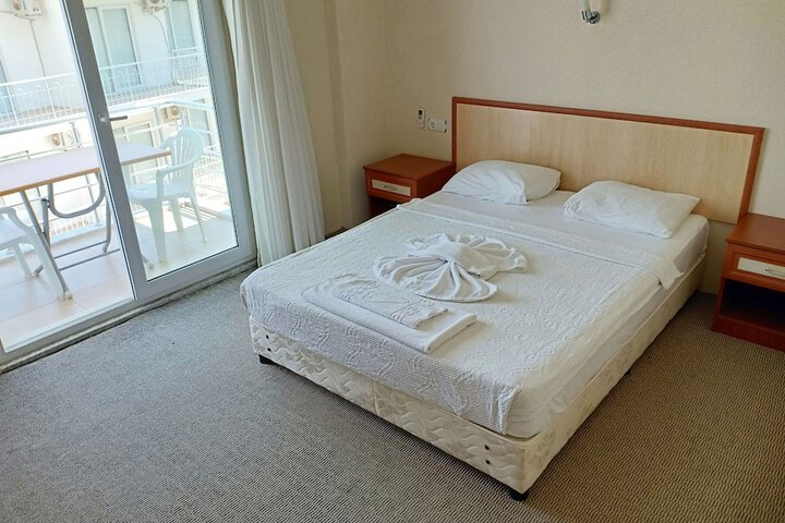 Room 8 of 42