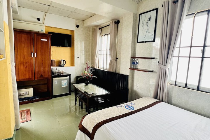 Room 37 of 153