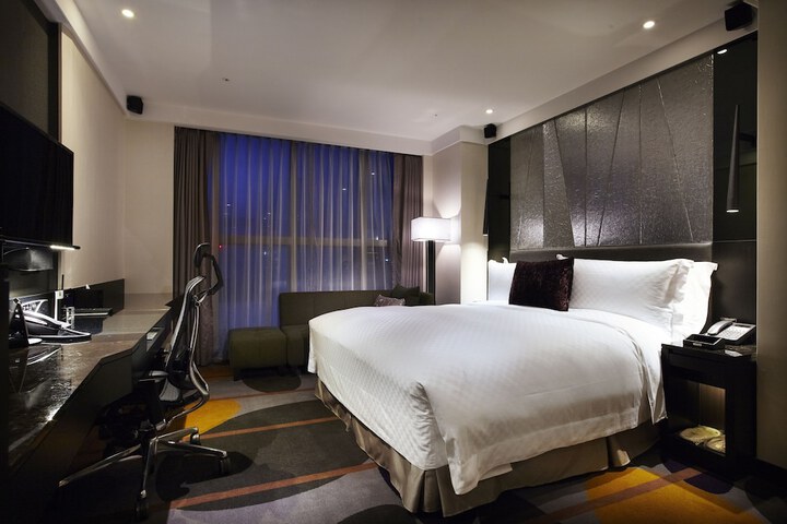 Room 30 of 58