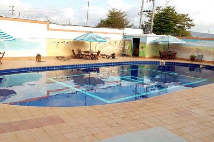 Pool 17 of 27