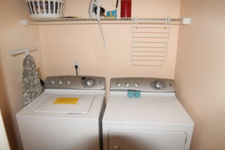 Laundry 11 of 32