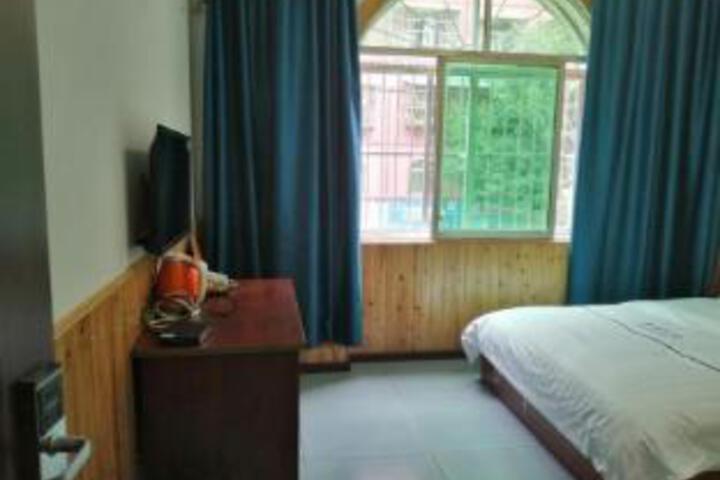 Room 5 of 7